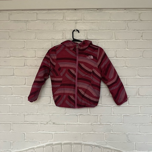 Girls xs The North Face Burgundy and Pink Patterned Jacket reversible - Picture 1 of 8